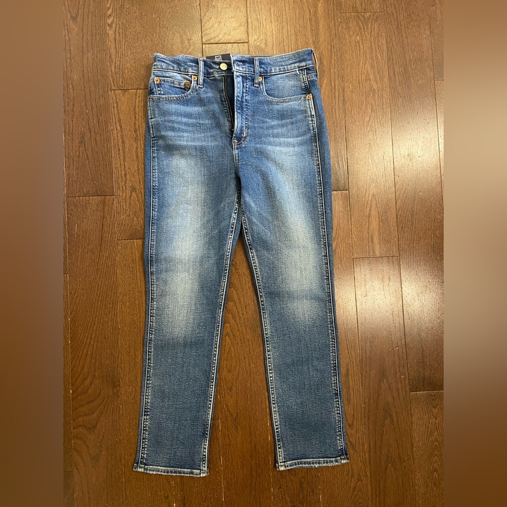 NWT Gap Women’s cigarette high rise jeans size 28